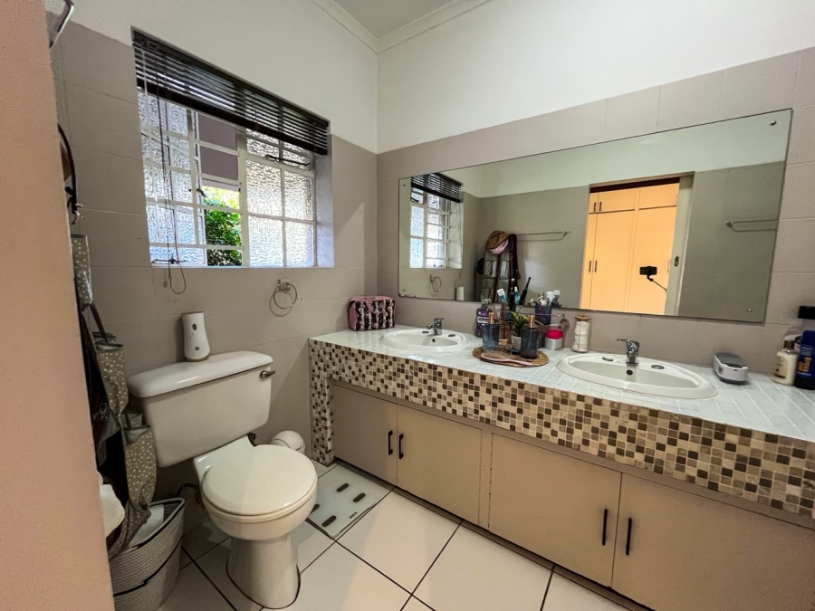 4 Bedroom Property for Sale in Vanes Estate Eastern Cape